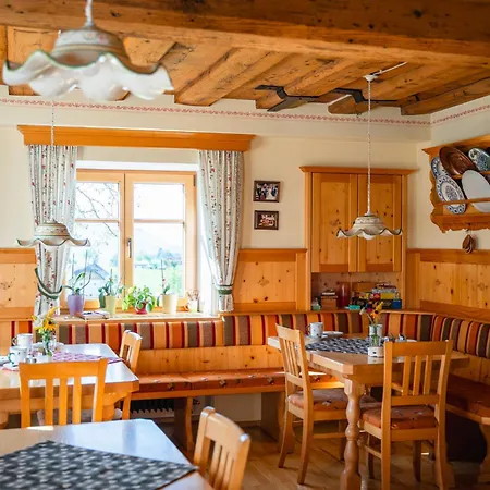Landhaus Singerskogel - Und Jausnstub'n *